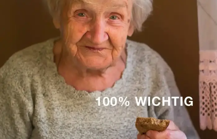 Frau während des Essens